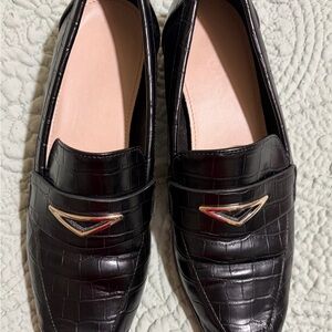 Aldo Women’s shoes Size 6 Black Croc Embossed Loafers Gold Detail Block Heel